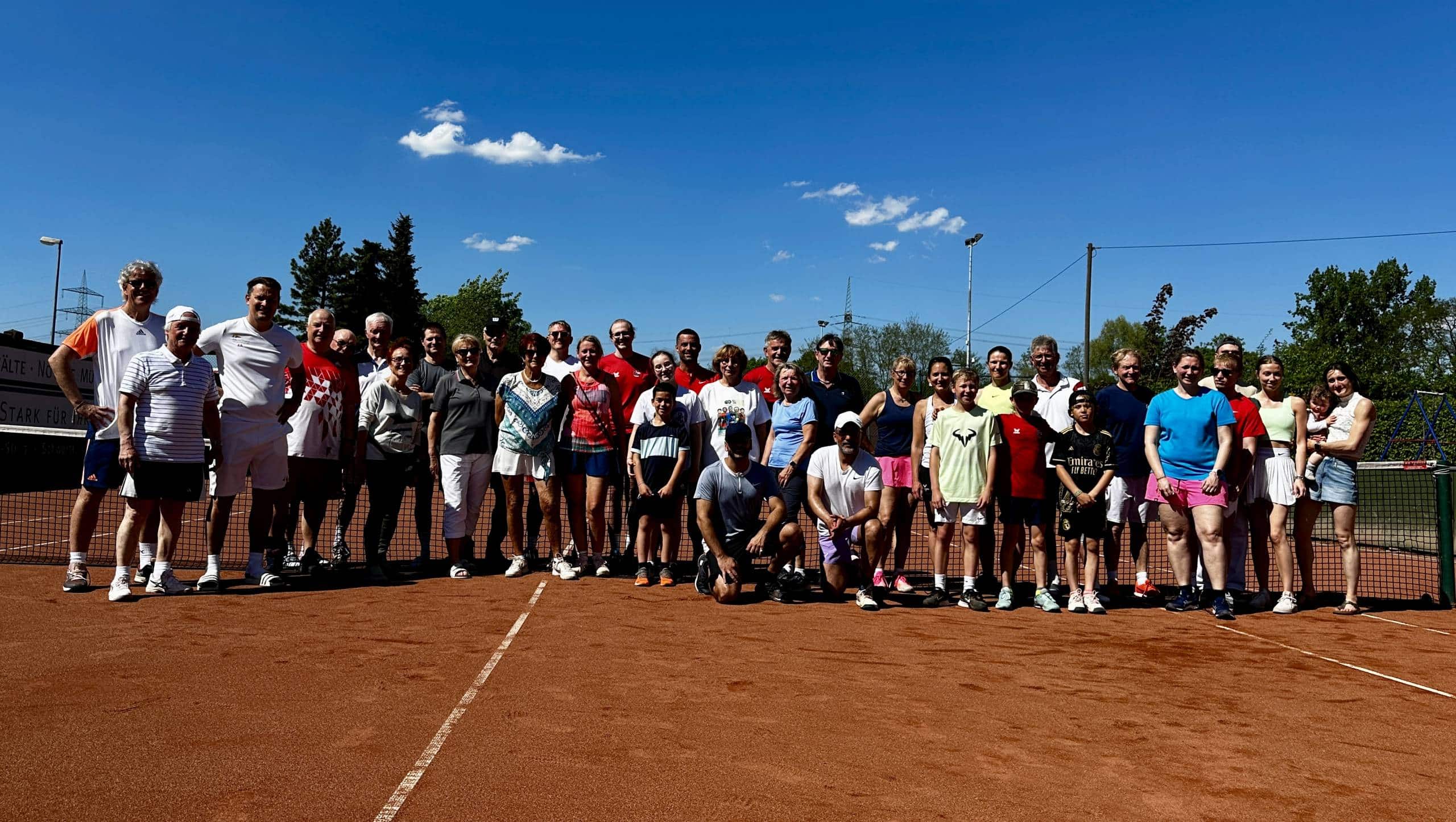 Mehr über den Artikel erfahren TC Rot-Weiß Schwerte startet in die Sommersaison – Fähnchenturnier als stimmungsvoller Auftakt